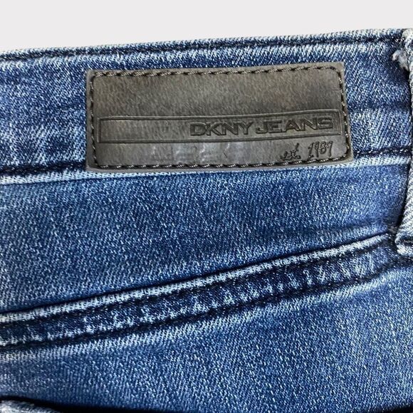 DKNY JEANS | Blue Jeans size 14x30 - Picture 6 of 7